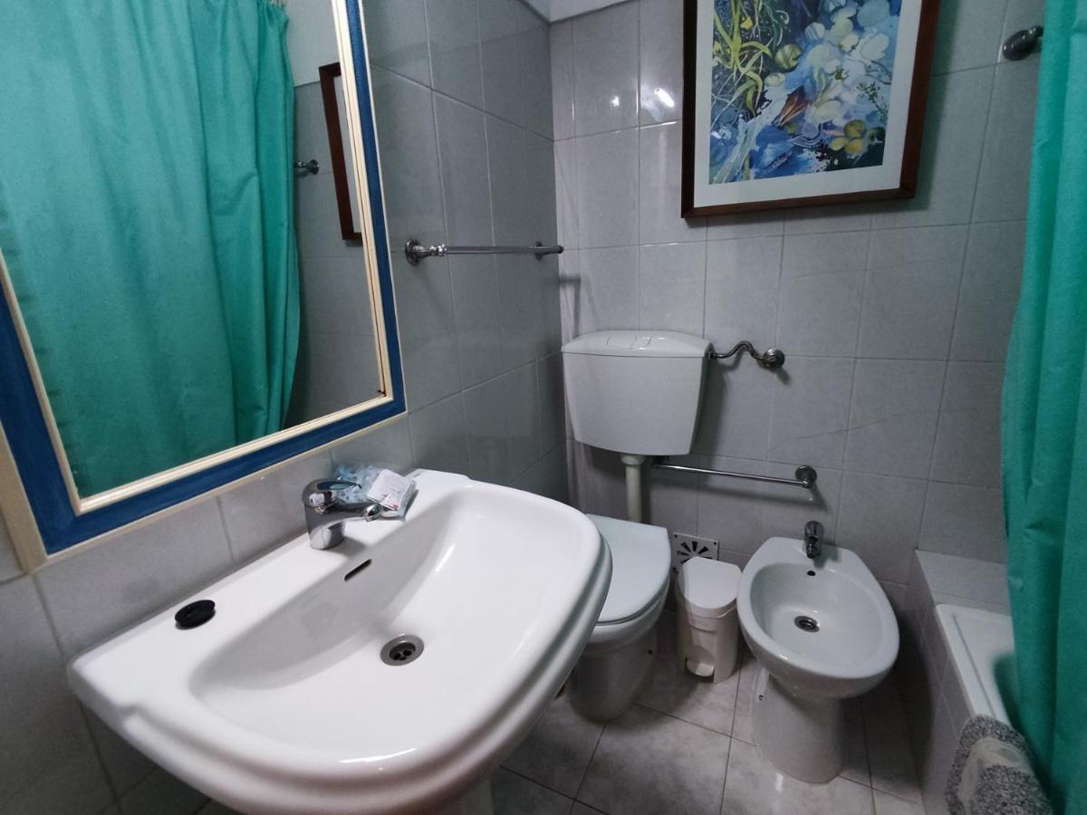 アルマカオ・デ・ペラ1P Torre Sol Casas & Papeisアパートメント エクステリア 写真